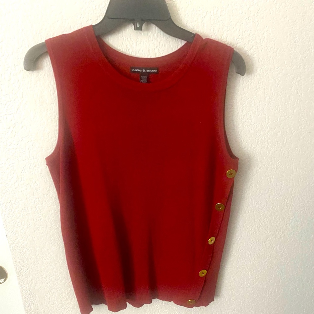 Cable and Gauge Women’s Sleeveless Sweater